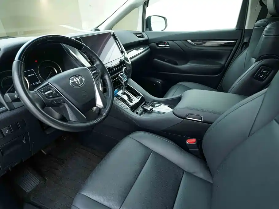 Toyota Vellfire — миниатюра 10