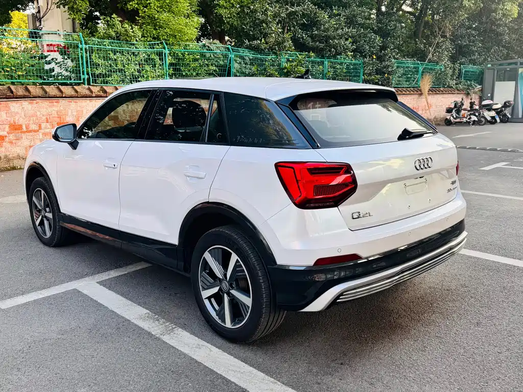 Audi Q2L e-tron — миниатюра 7