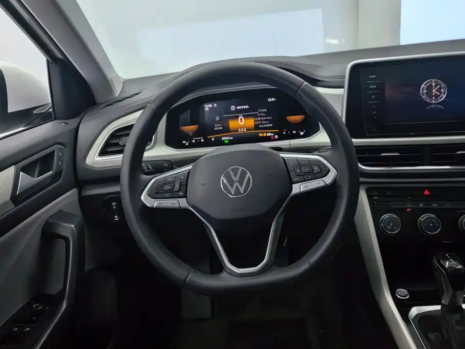Volkswagen T-Roc — миниатюра 15