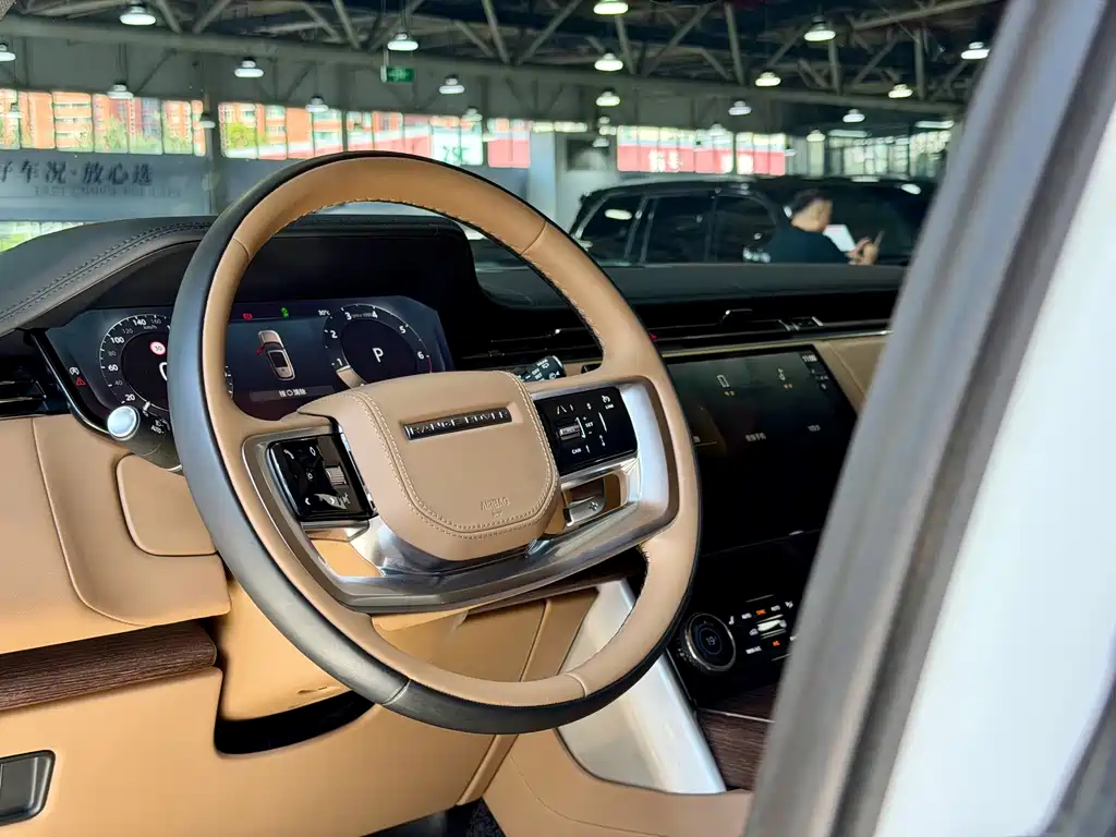Land Rover Range Rover — миниатюра 5