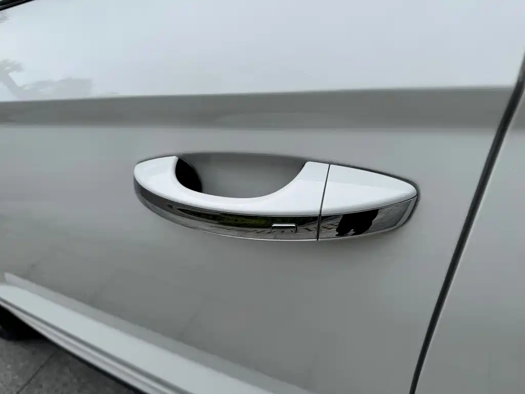 Skoda Karoq — миниатюра 6