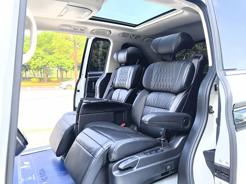 Honda Elysion — миниатюра 11