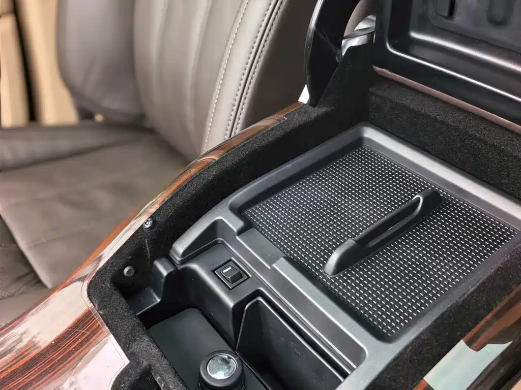Land Rover Range Rover — миниатюра 25