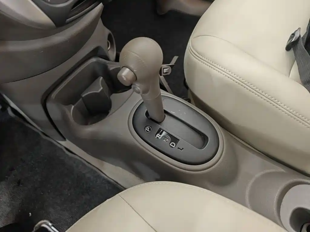 Nissan Sunny — миниатюра 14