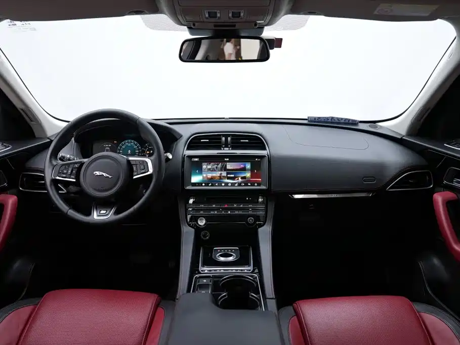 Jaguar F-PACE — миниатюра 9