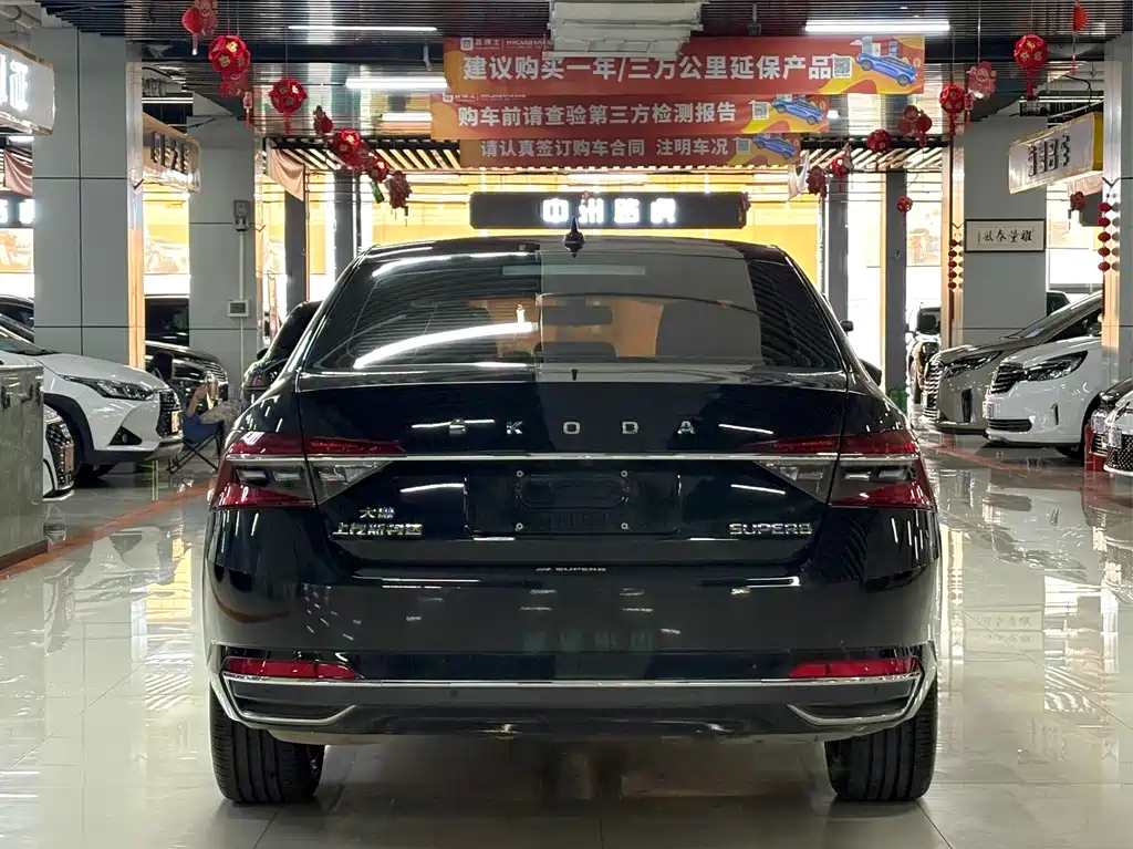 Skoda Superb — миниатюра 8