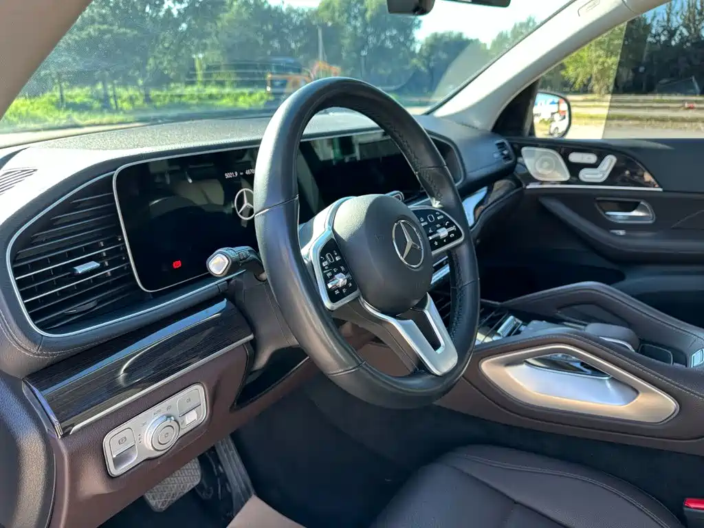 Mercedes-Benz GLE (Import) — миниатюра 15