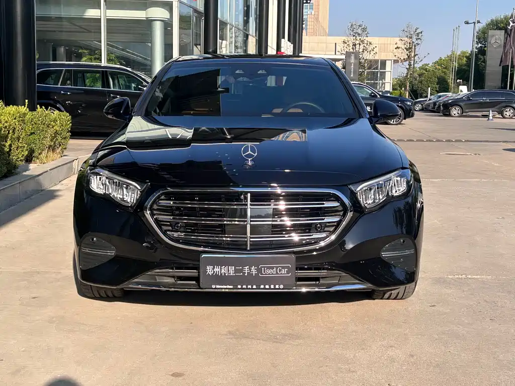 Mercedes-Benz E-Class — миниатюра 2