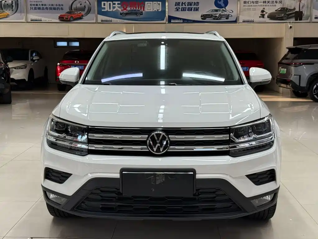 Volkswagen Tharu — миниатюра 2