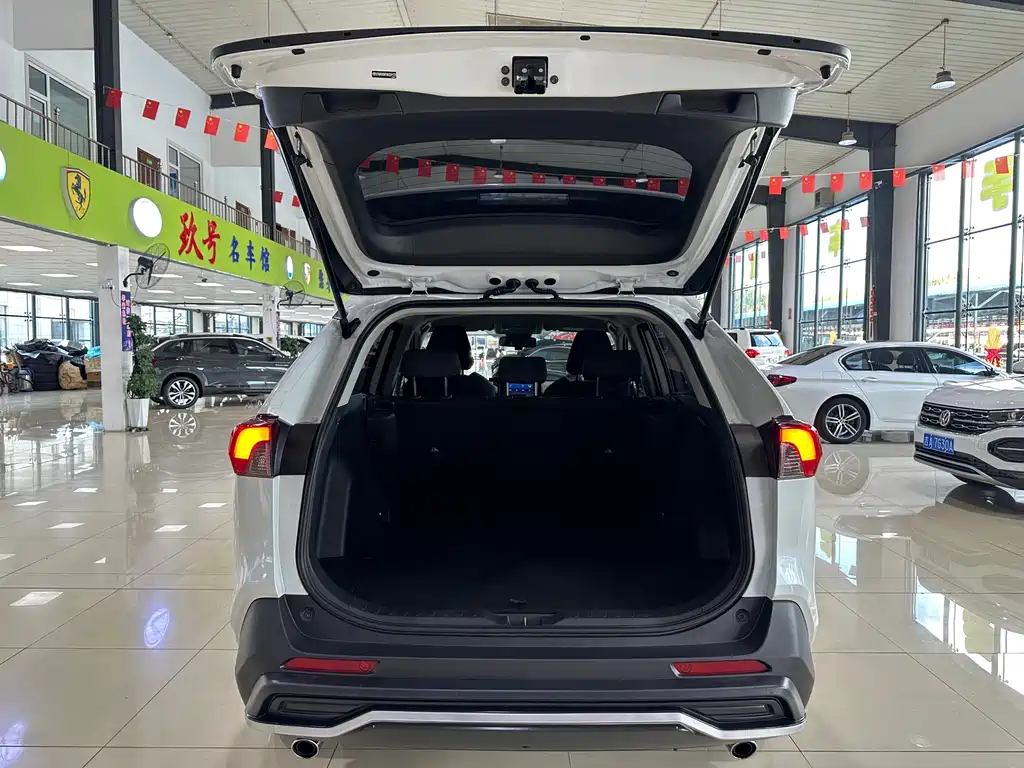 Toyota RAV4 — миниатюра 17