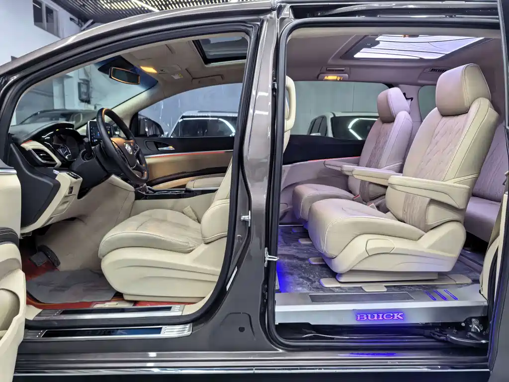 Buick GL8 — миниатюра 9