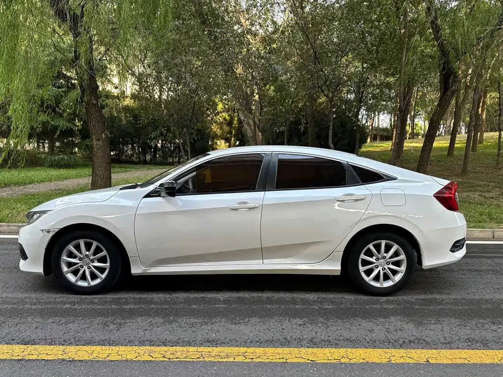 Honda Civic — миниатюра 8