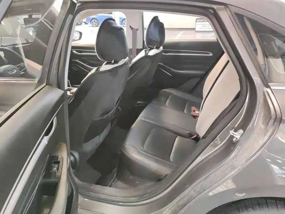 Geely Emgrand — миниатюра 11