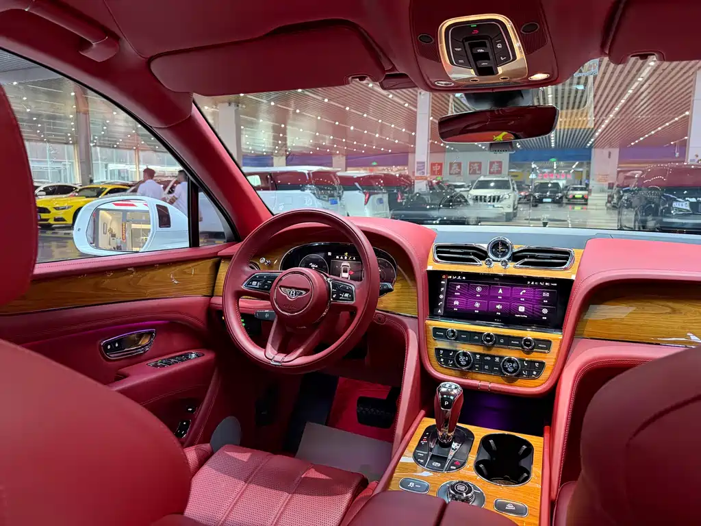 Bentley Bentayga — миниатюра 17
