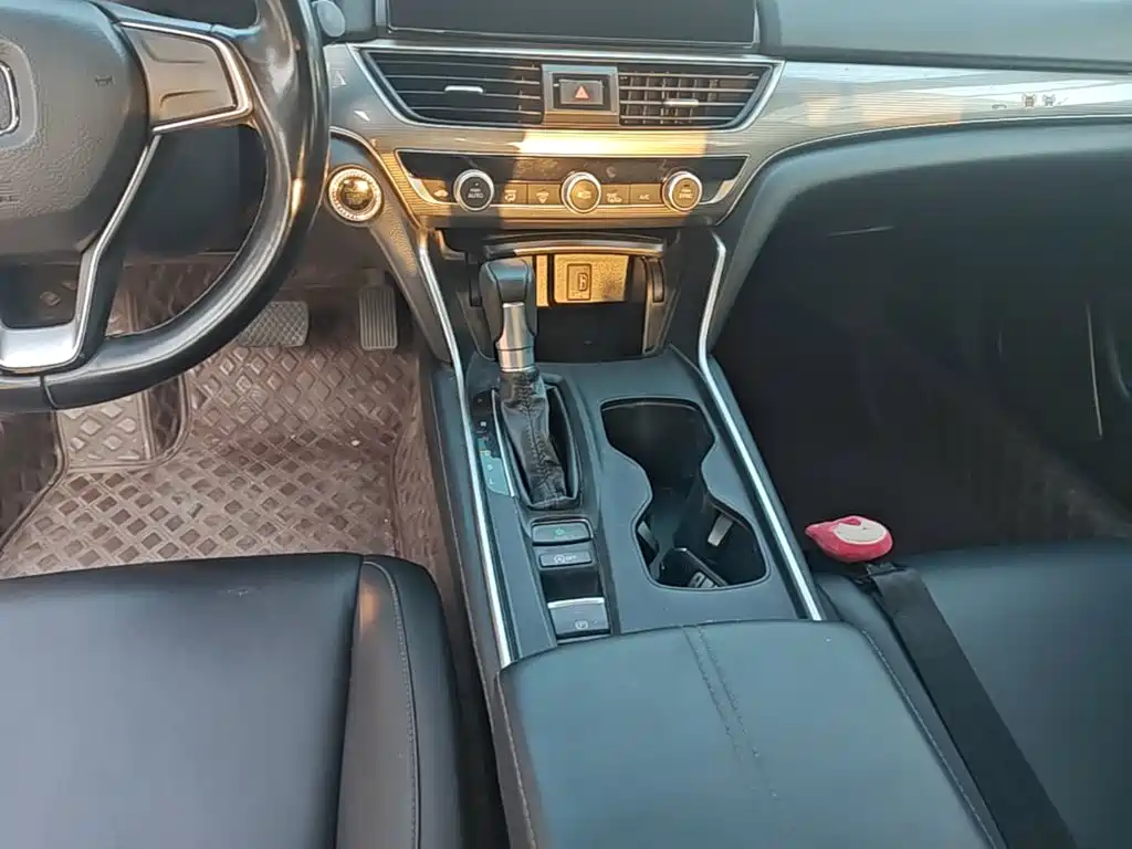 Honda Accord — миниатюра 14