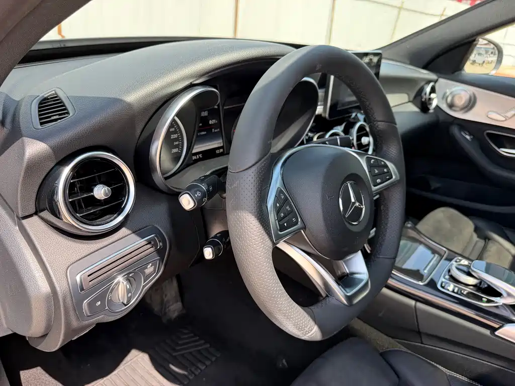 Mercedes-Benz C-Class — миниатюра 11