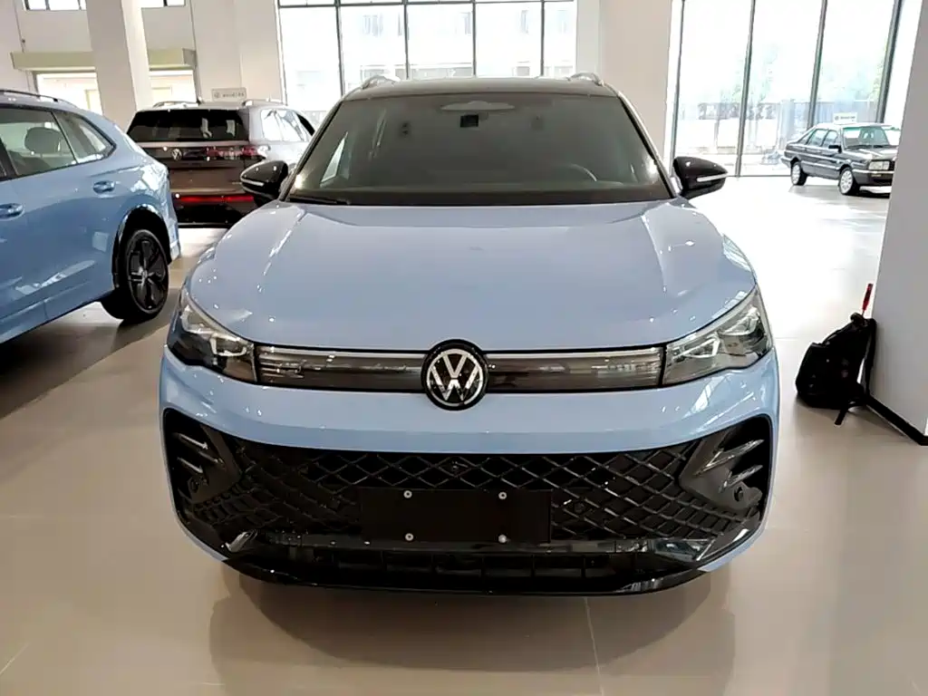 Volkswagen Tiguan L — миниатюра 3