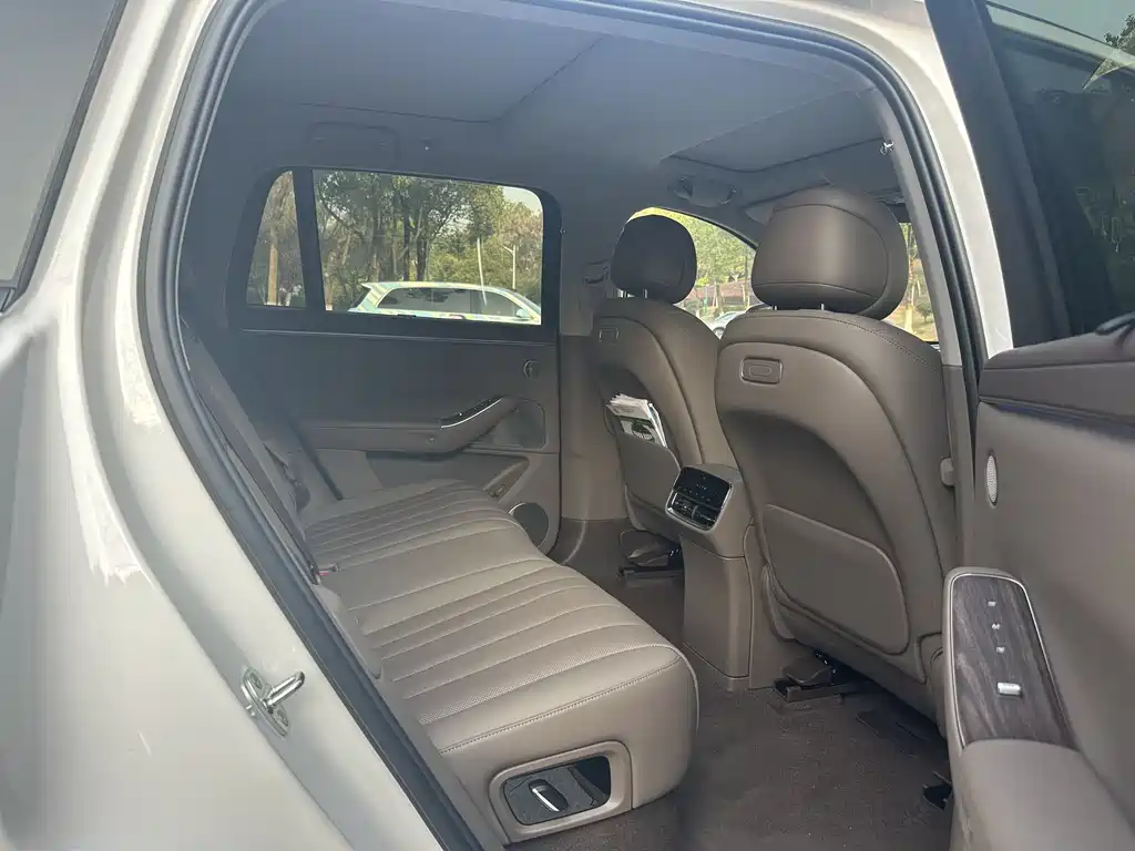 AITO ASK THE WORLD M7