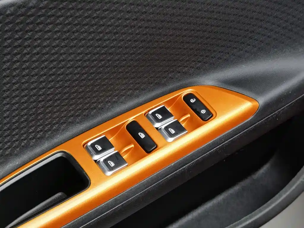 Geely Vision X1 — миниатюра 9