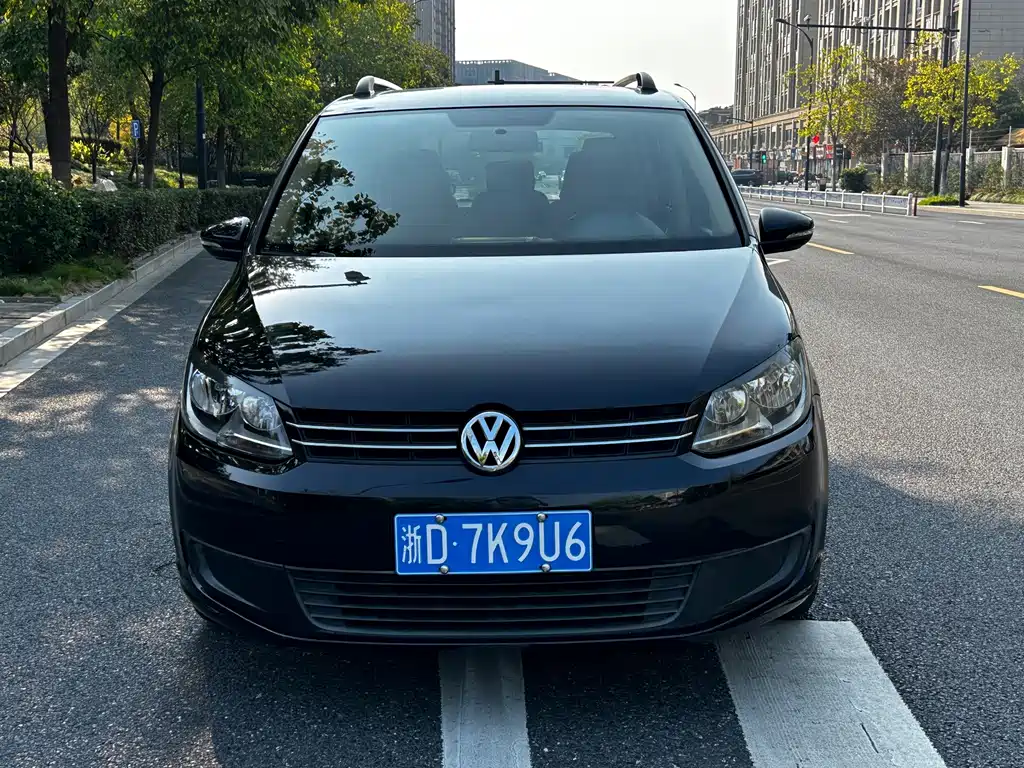 Volkswagen Touran — миниатюра 3