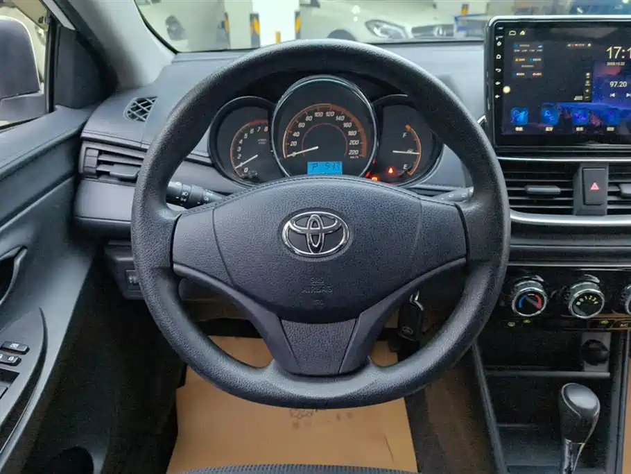 TOYOTA YARIS L ZHIXUAN