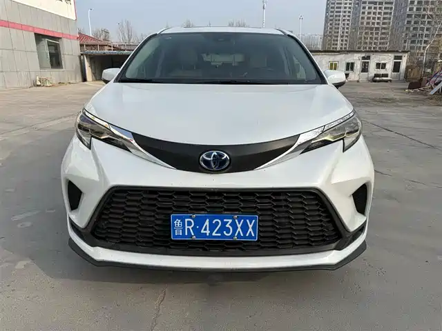 TOYOTA GREVIA 2024