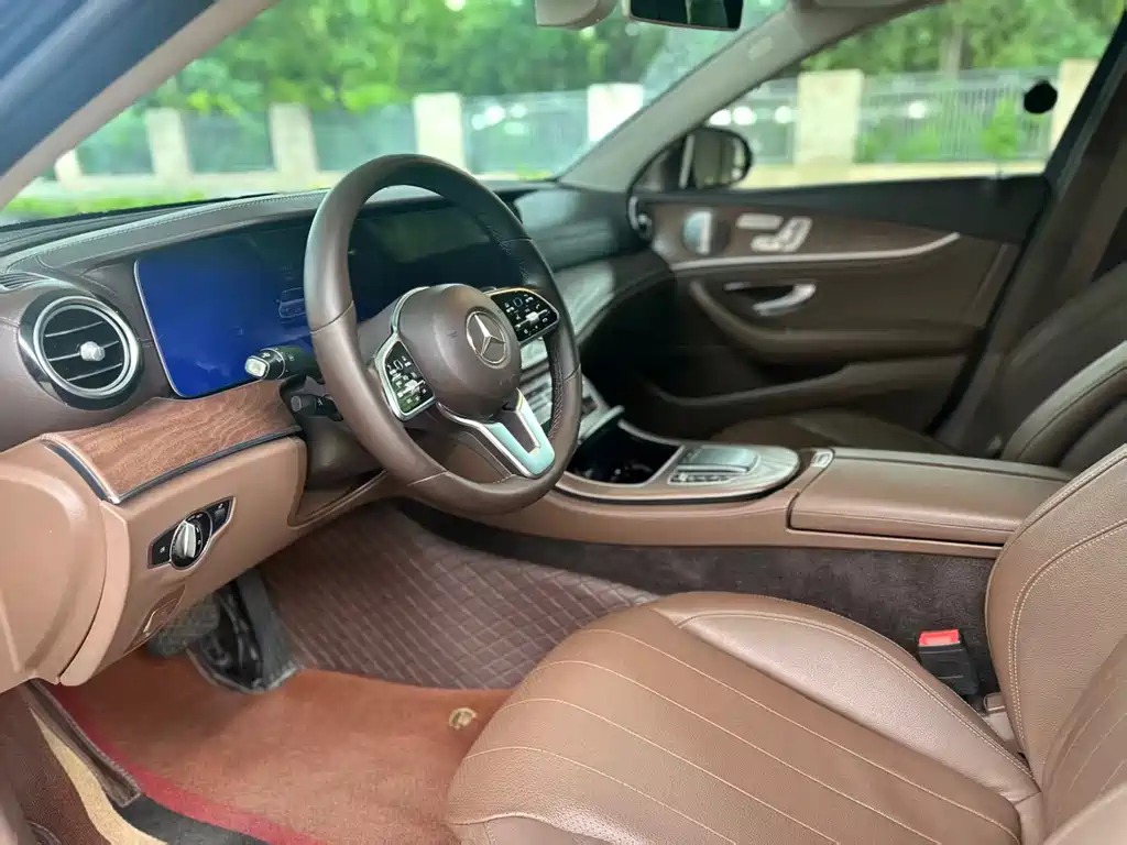 Mercedes-Benz E-Class — миниатюра 3