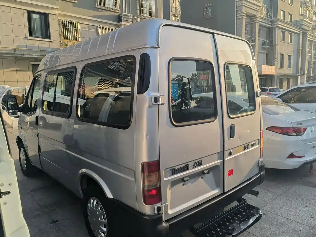 Ford Transit Classic — миниатюра 9