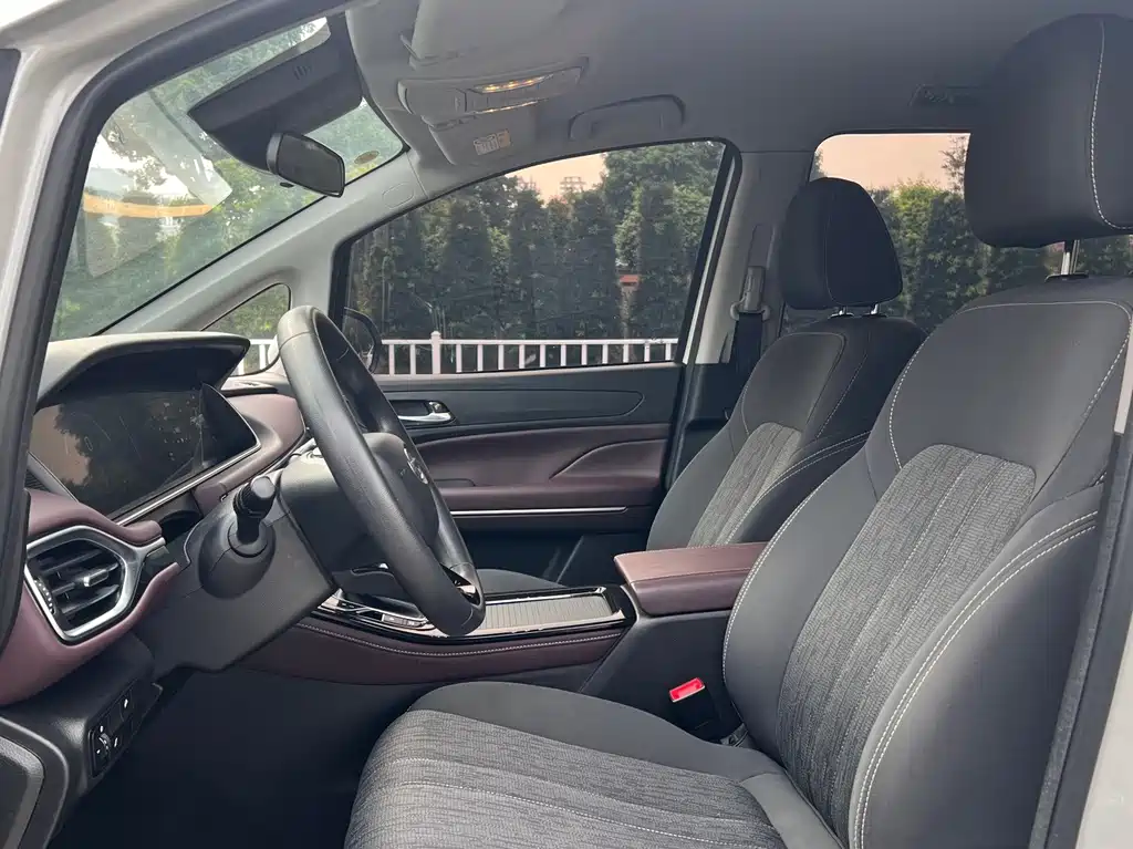 GAC Motor Trumpchi M6 — миниатюра 9