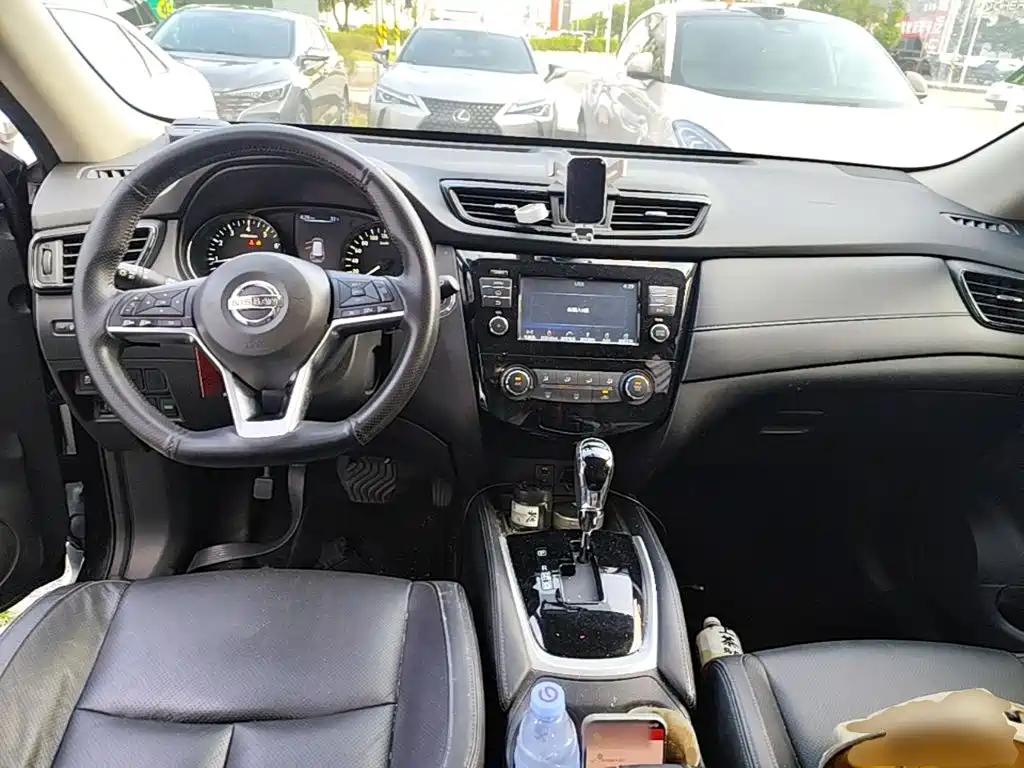 Nissan X-Trail — миниатюра 10