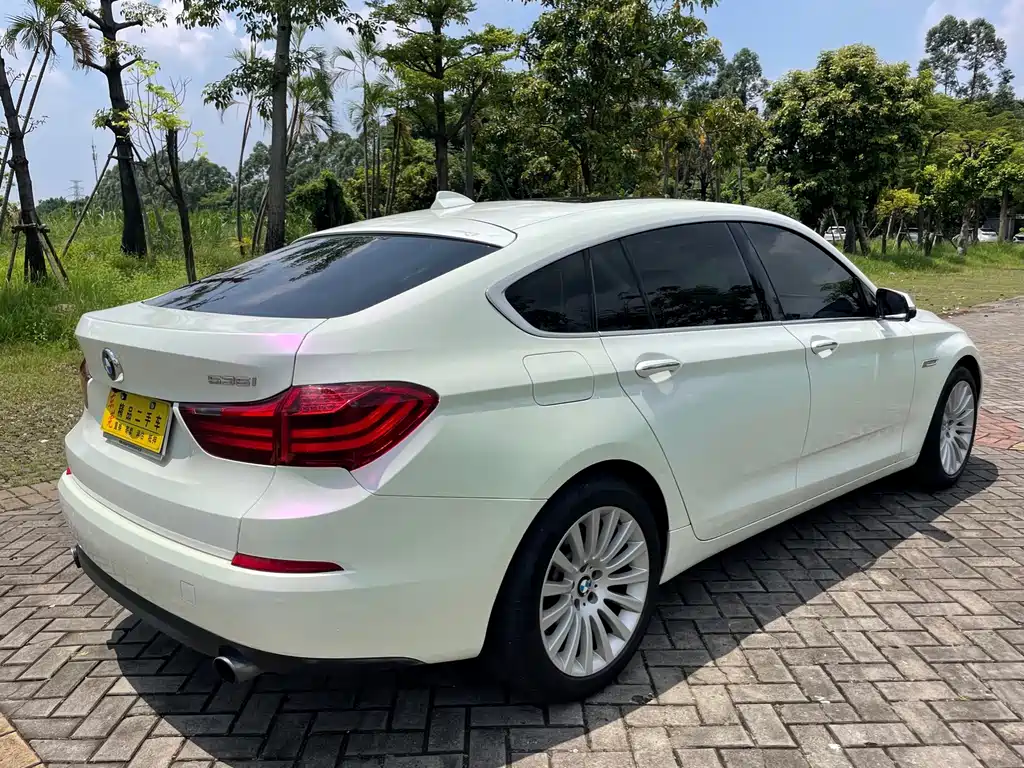 BMW 5 Series GT — миниатюра 5