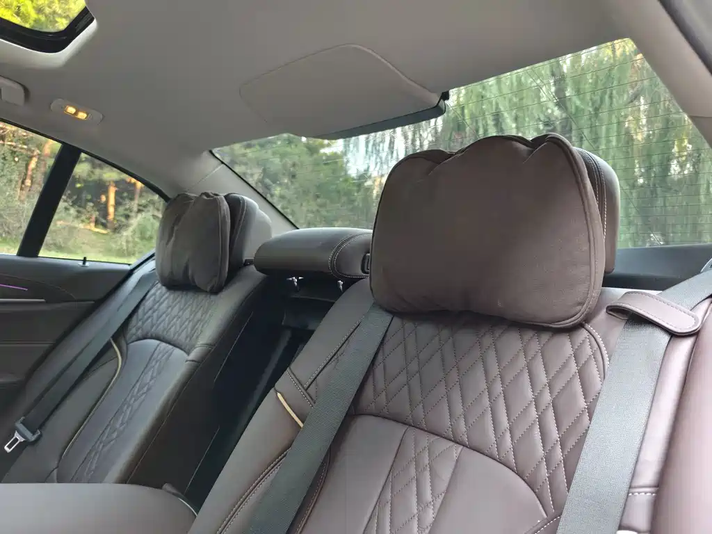 BMW 5 Series New Energy — миниатюра 24