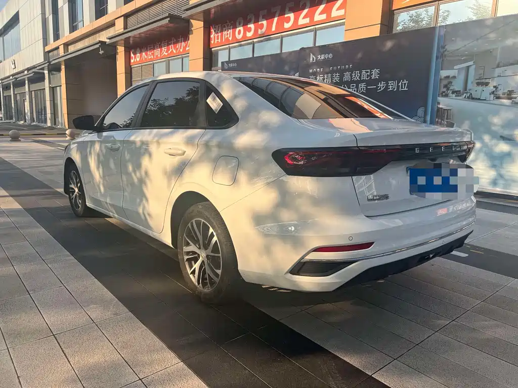 Geely Emgrand — миниатюра 8
