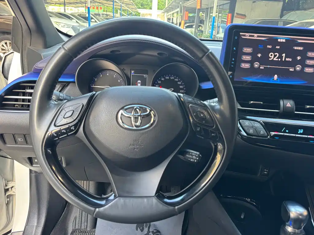 Toyota C-HR — миниатюра 11