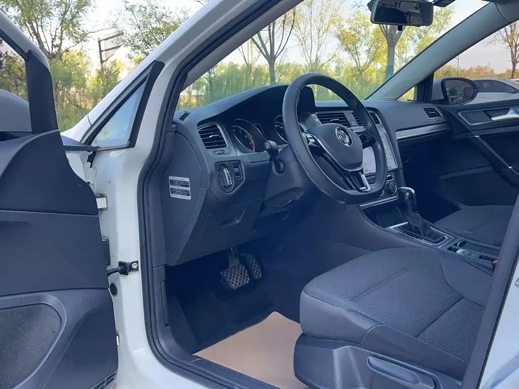 Volkswagen Golf — миниатюра 14