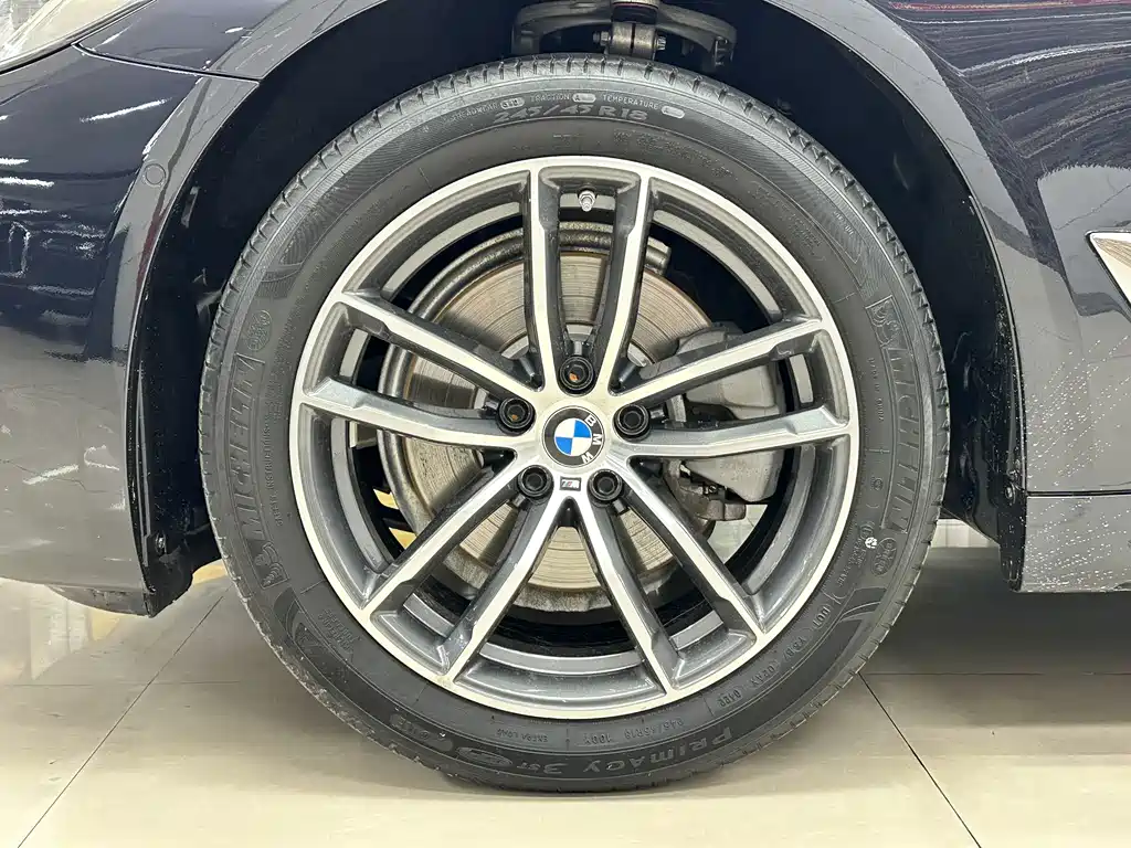 BMW 5 Series — миниатюра 22