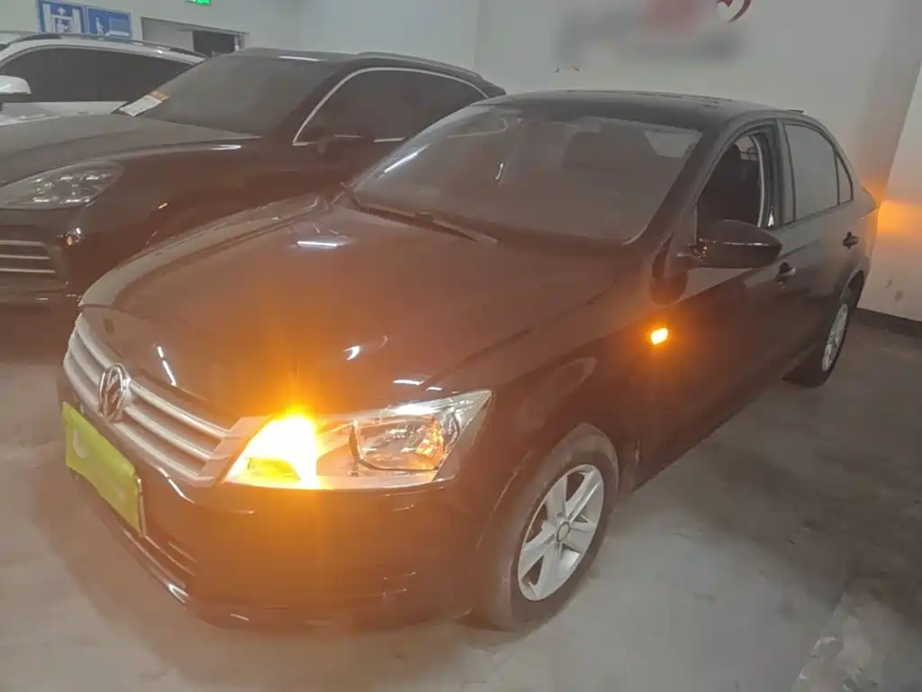 Volkswagen Santana — миниатюра 2