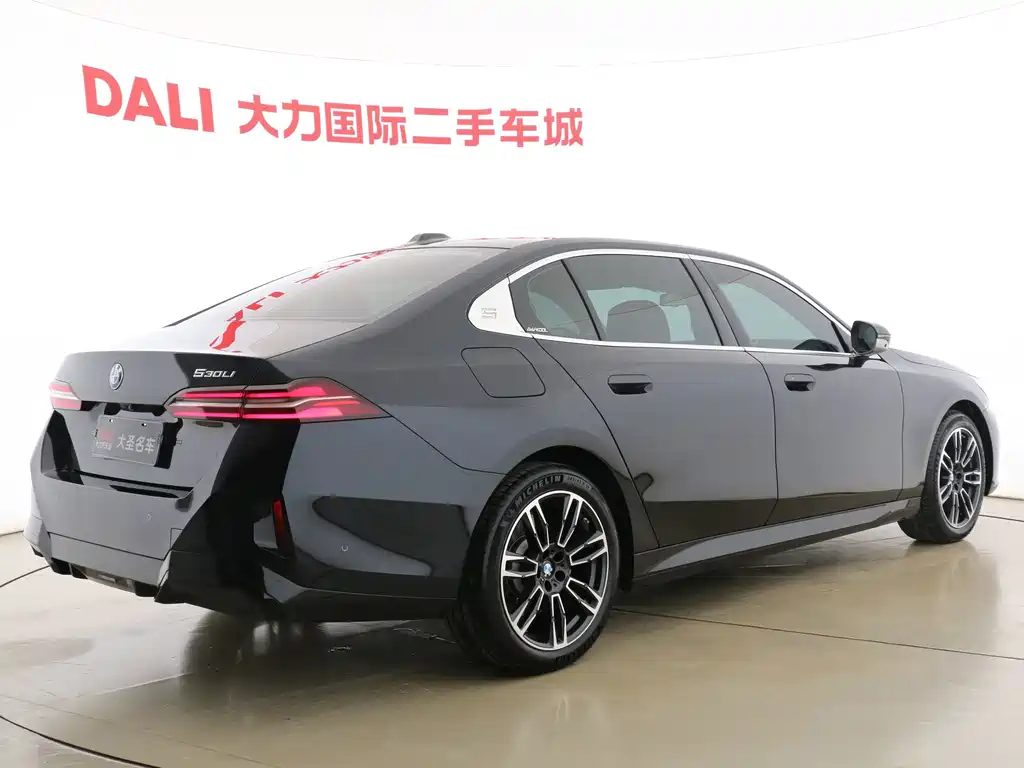 BMW 5 Series — миниатюра 14