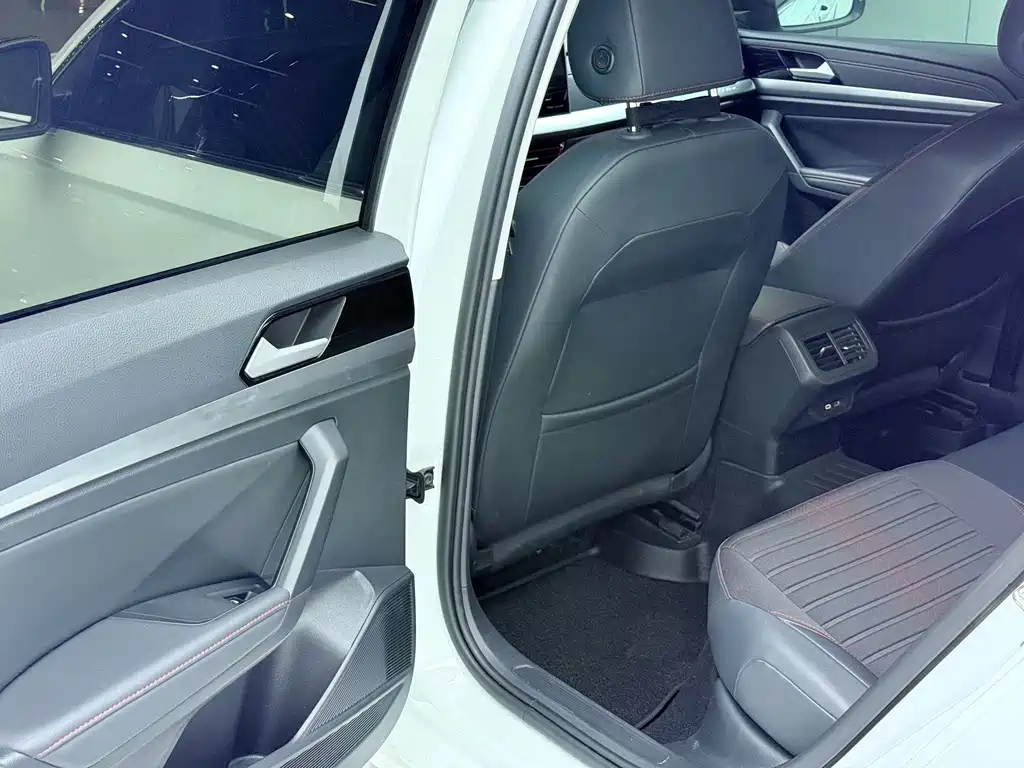 Volkswagen Lavida — миниатюра 8