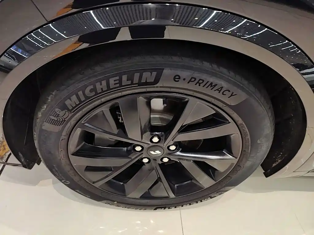 Li Auto Li L8 — миниатюра 23