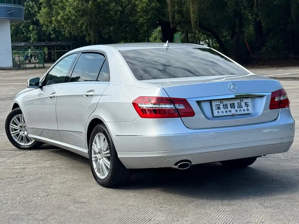 Mercedes-Benz E-Class — миниатюра 3