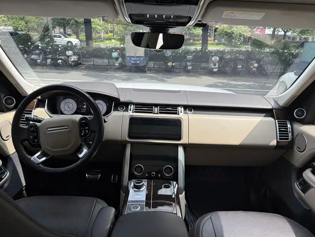 Land Rover Range Rover — миниатюра 9
