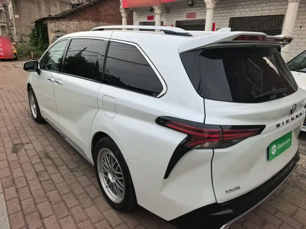 Toyota Granvia — миниатюра 5