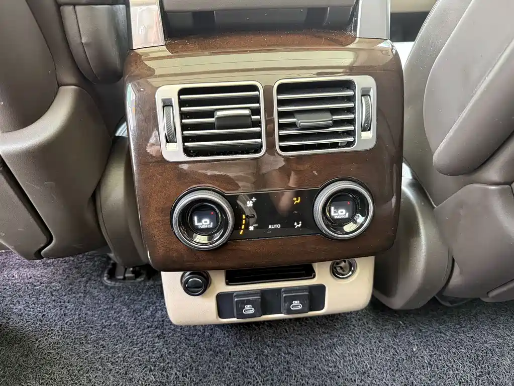Land Rover Range Rover — миниатюра 10