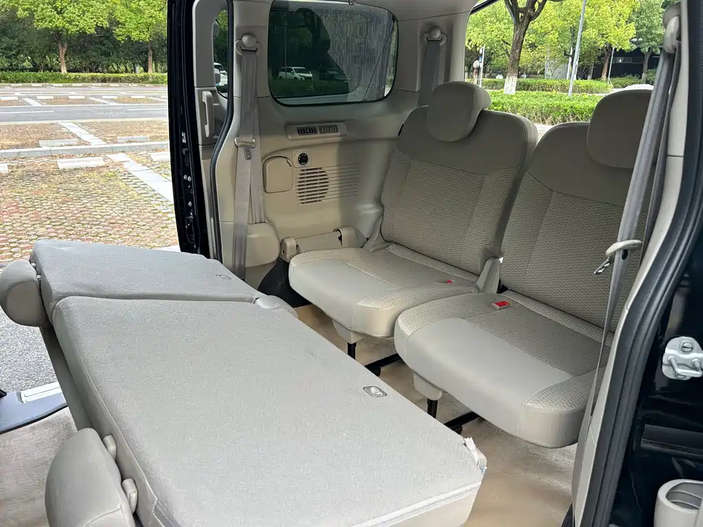 Nissan NV200 — миниатюра 15