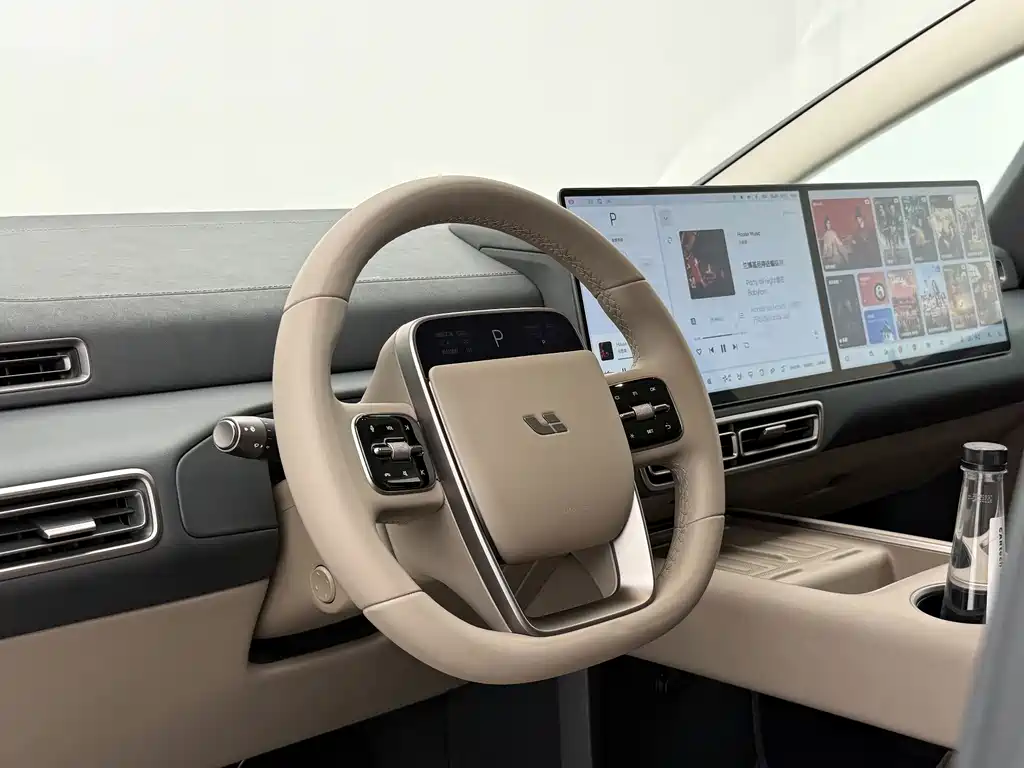 Li Auto Li MEGA — миниатюра 13