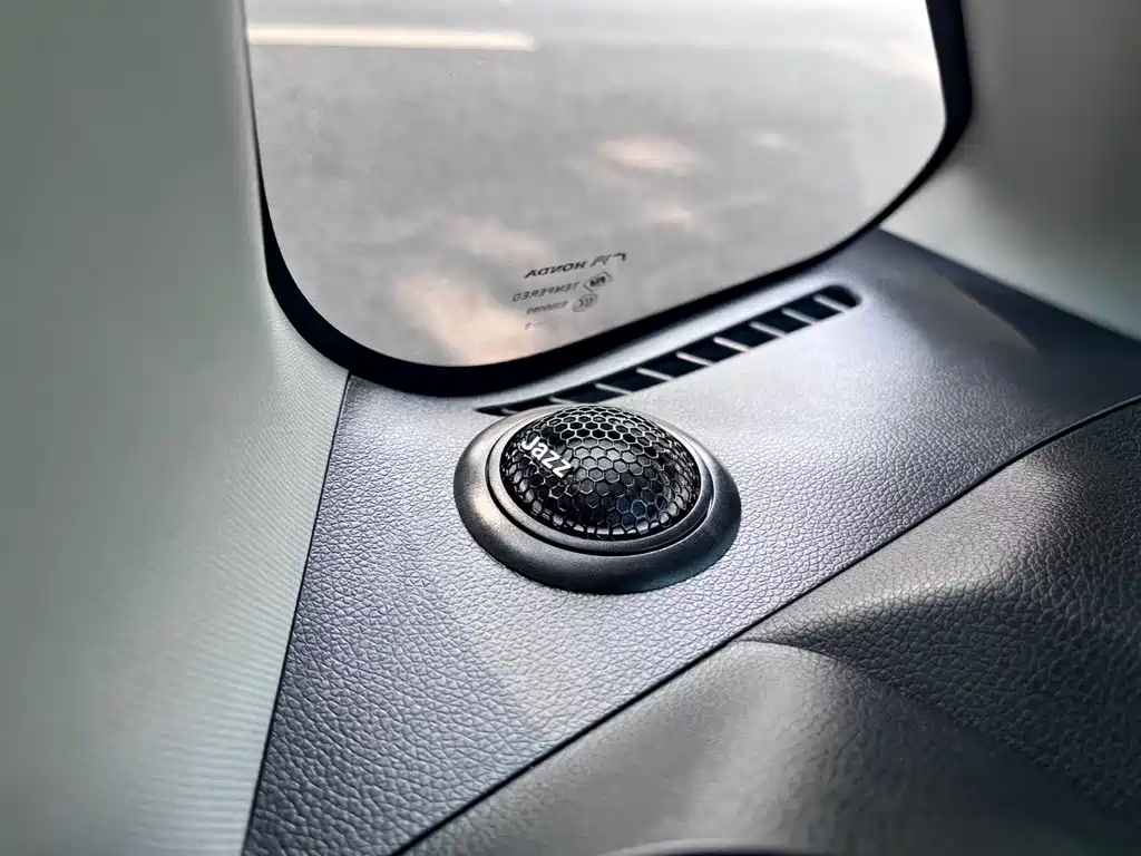 Honda Fit — миниатюра 9