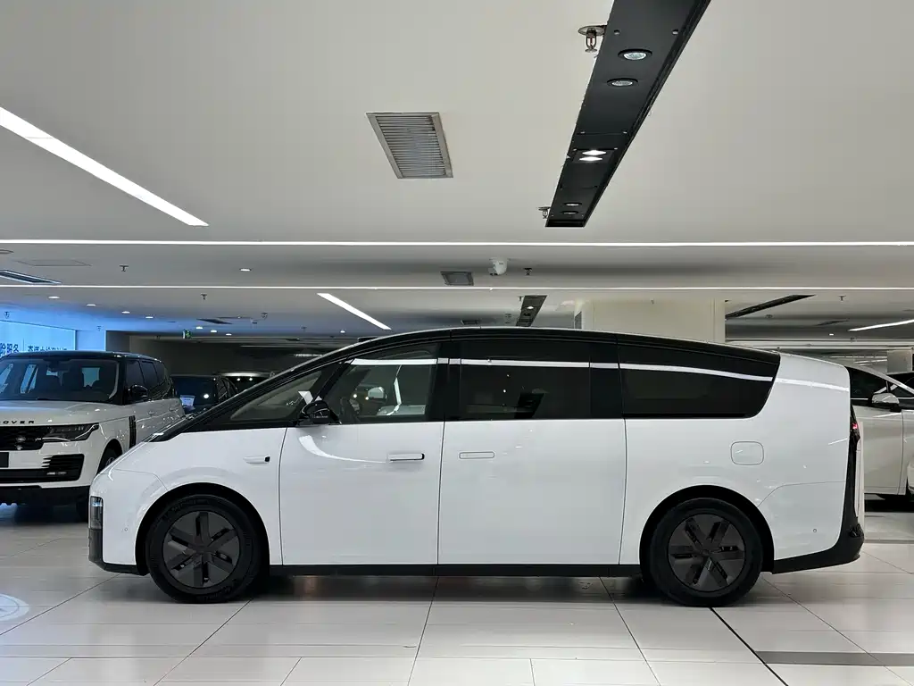 Li Auto Li MEGA — миниатюра 4