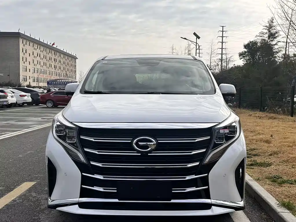 GAC TRUMPCHI M8