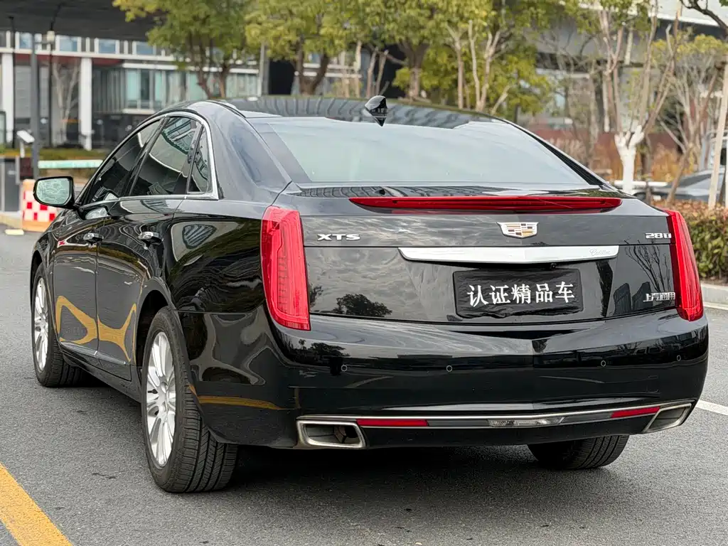 CADILLAC XTS